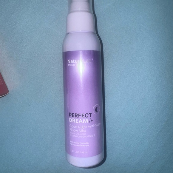 Luxury Makeup Bundle - Picture 4 of 7